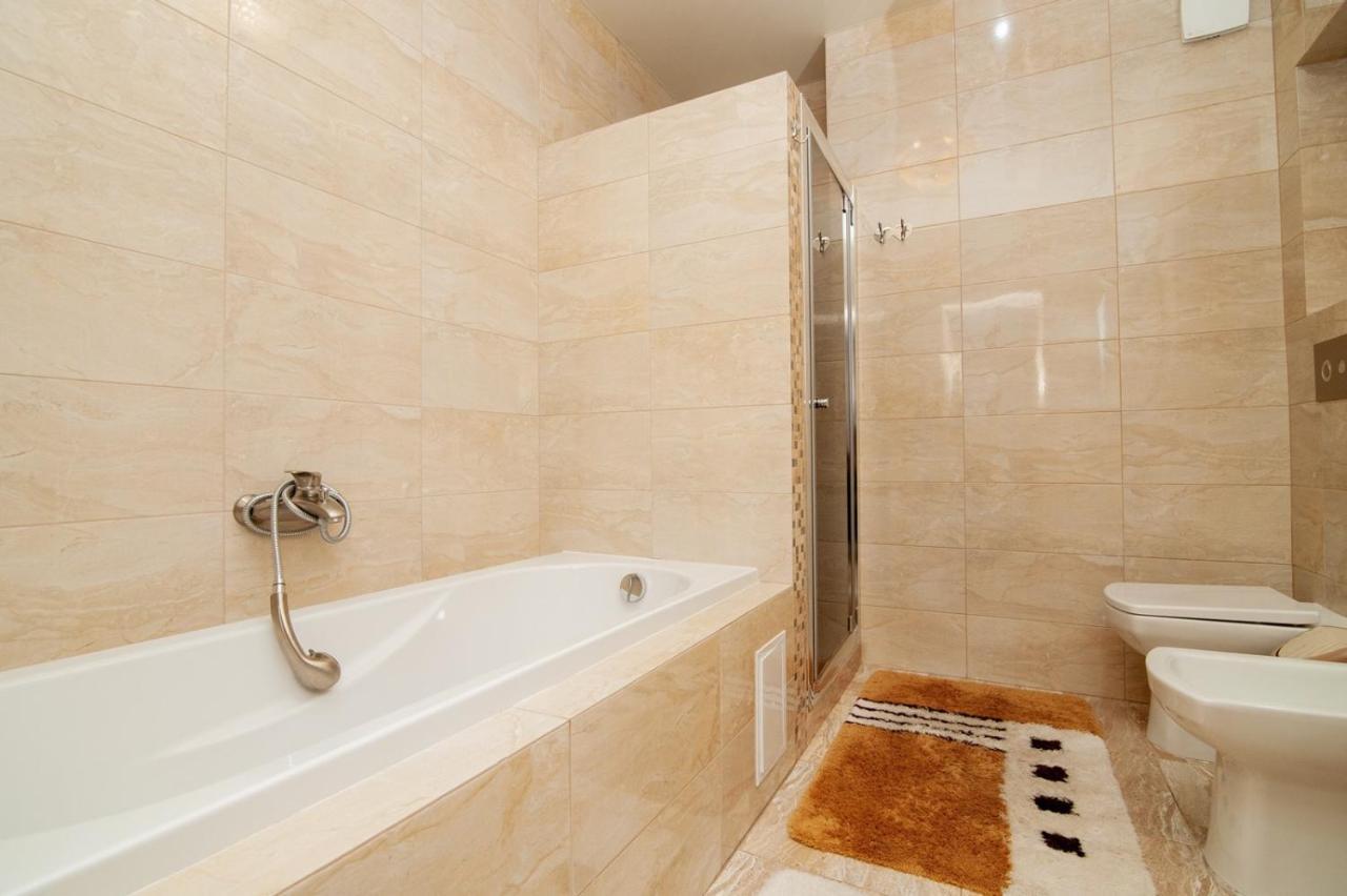 Lia*S Deluxe Apartment In The Center Кишинів Екстер'єр фото